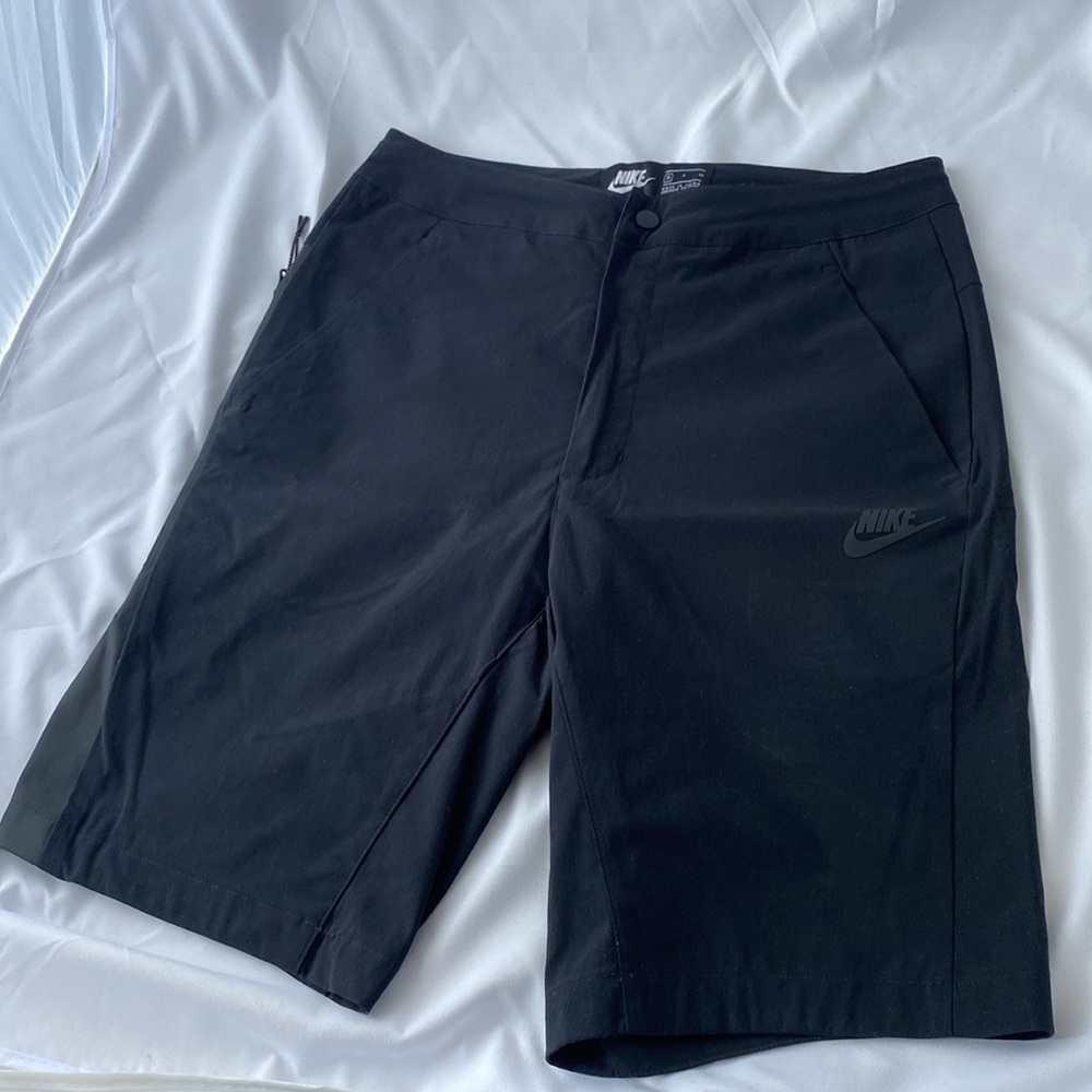 Nike Tech Street Shorts (S)